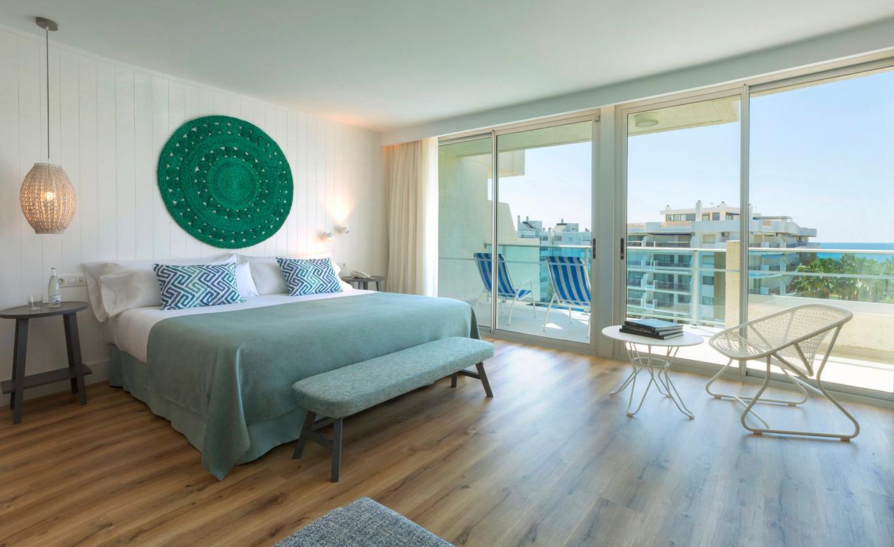 Mediterranean Suite with Front Sea View (3 Adults),990579634:JPEG