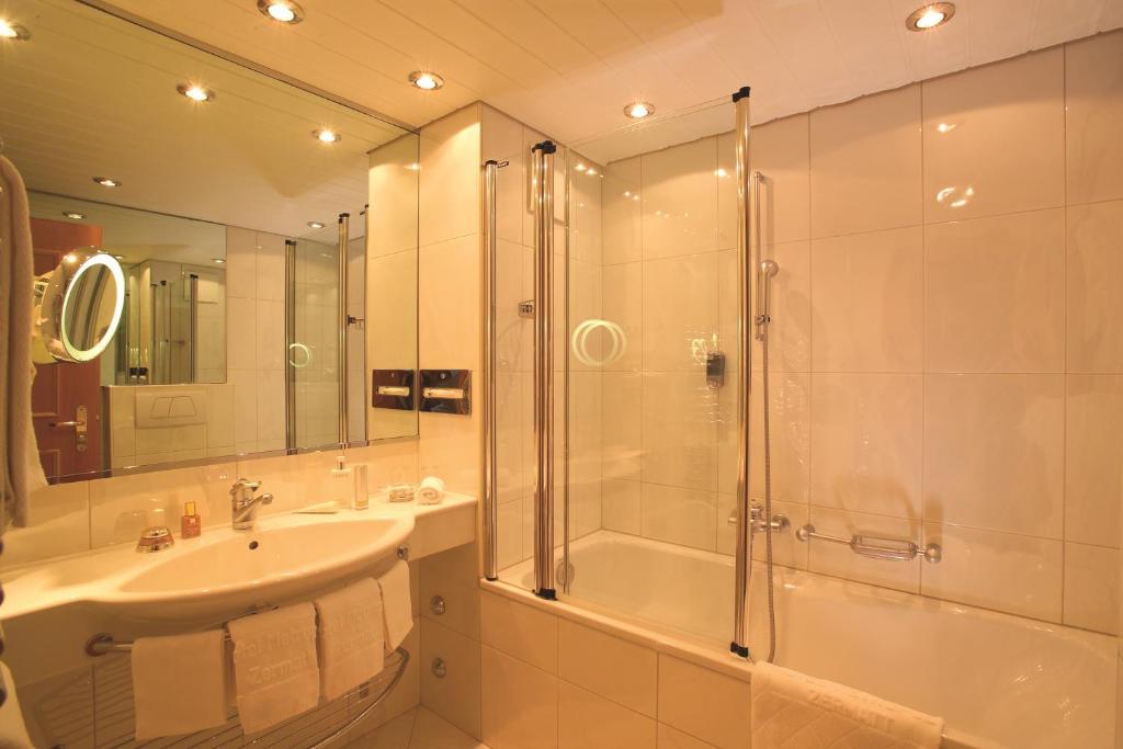 Superior Double or Twin Room Matterhorn View