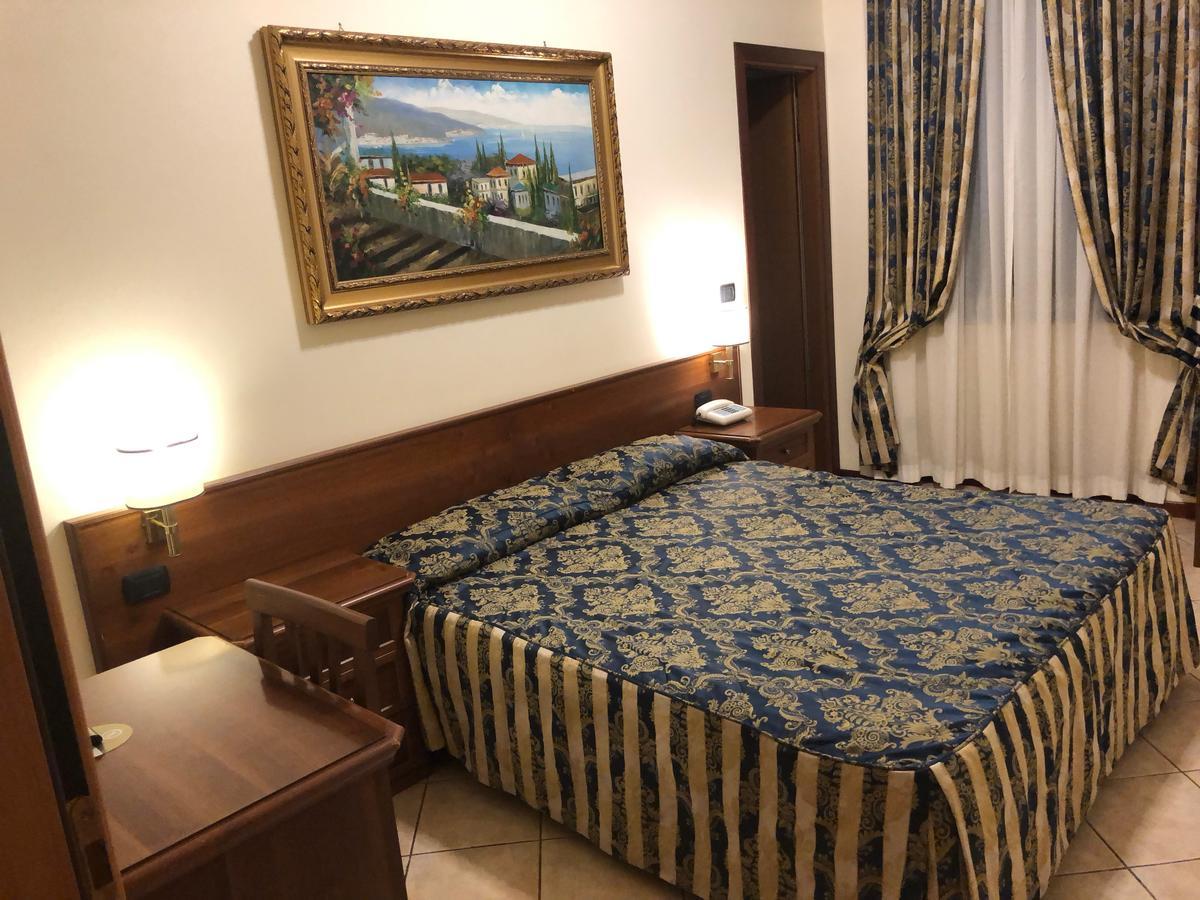 Double or Twin Room with Private Bathroom,655460061:JPEG
