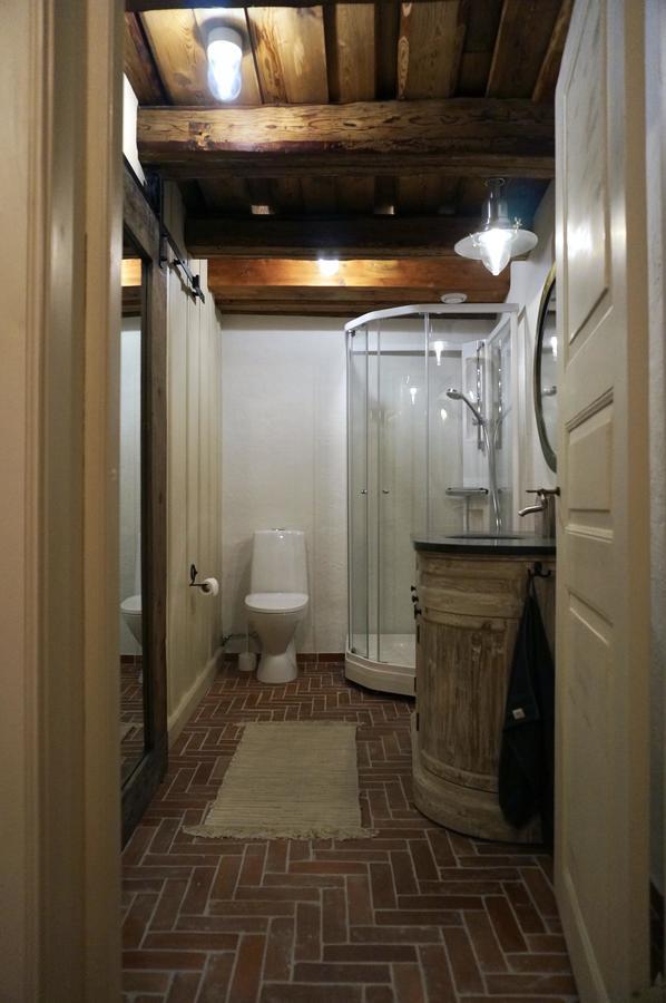 Two-Bedroom Suite in Detached building,1089101527:JPEG