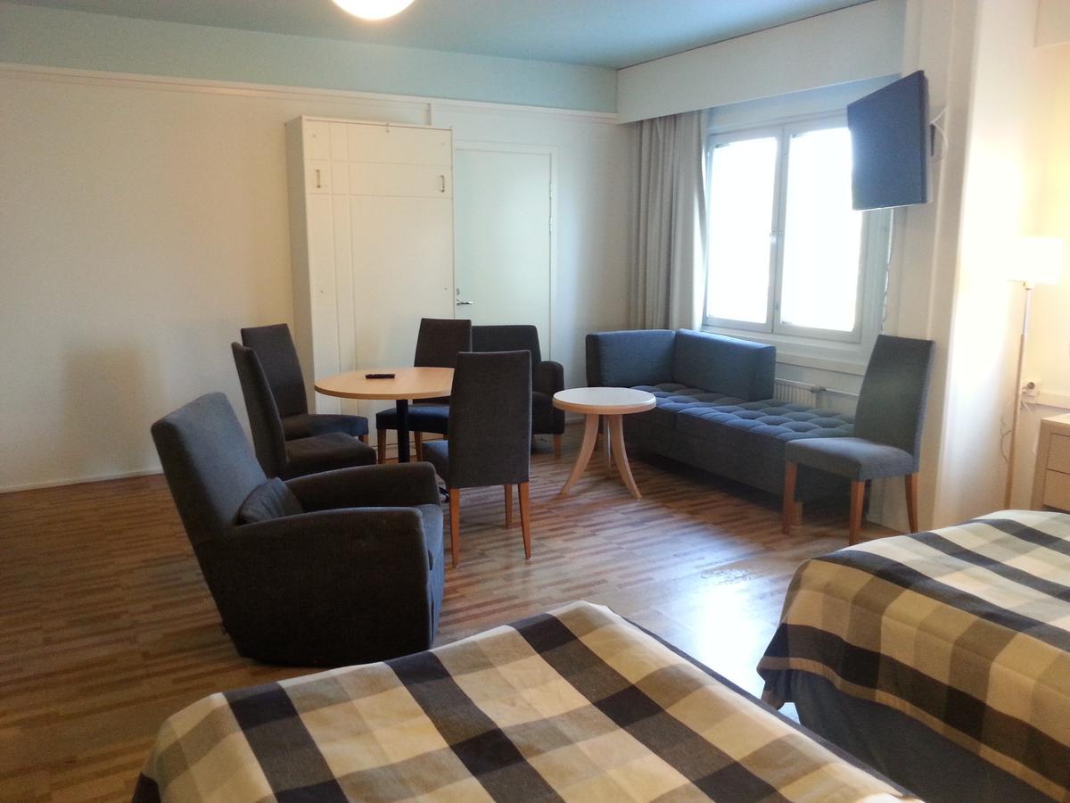 Family Room,660684795:JPEG