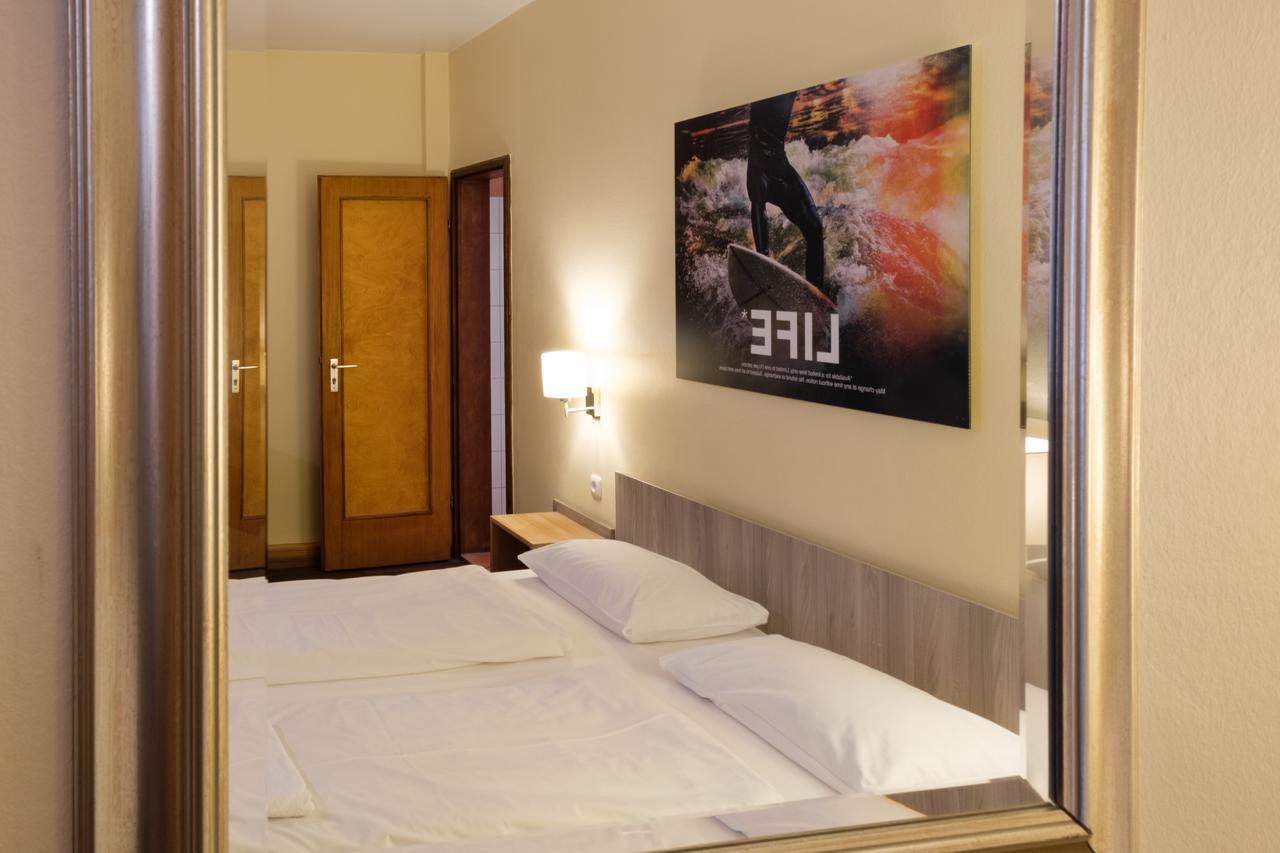 Double Room Private Bathroom