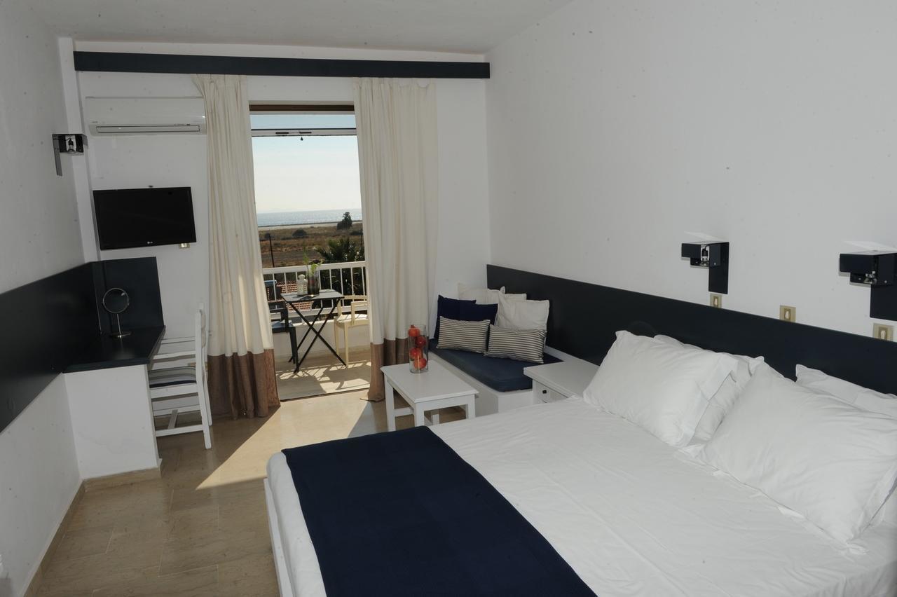 Double or Twin Room Sea View