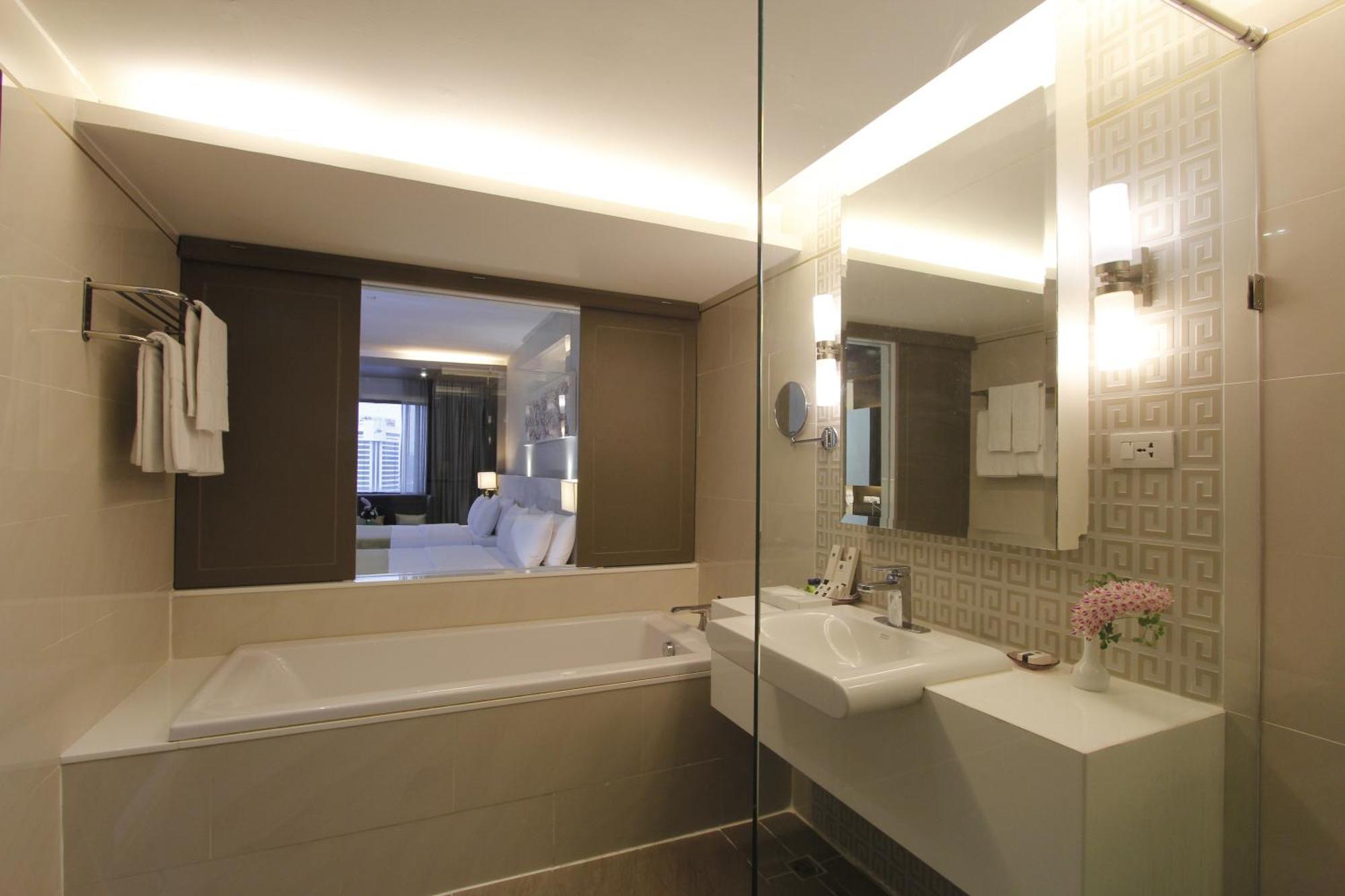 Grand Deluxe High Floor with City View