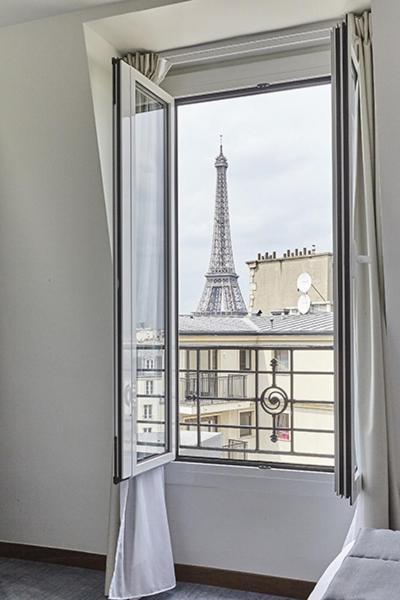 Superior Double Room view on the Eiffel Tower