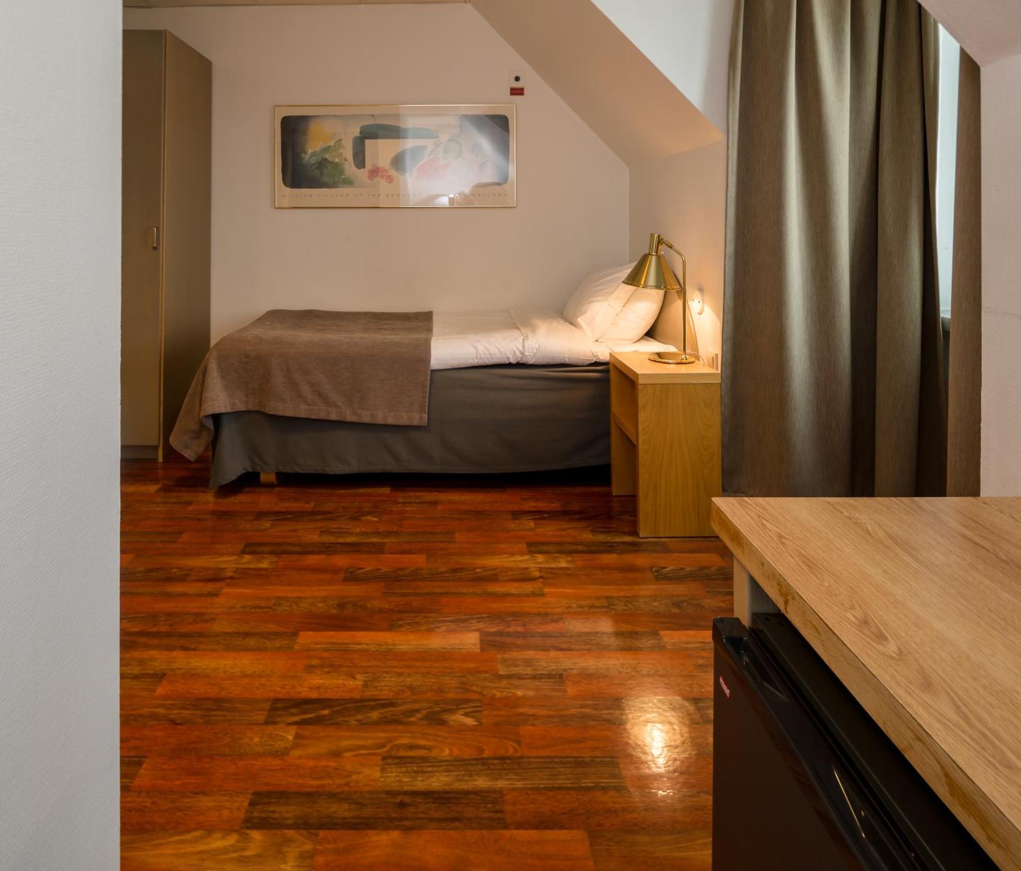 Single Room,991526242:JPEG