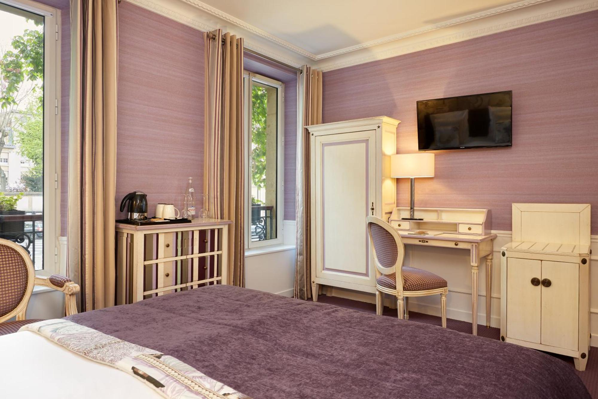 Two Connecting Double or Twin Rooms