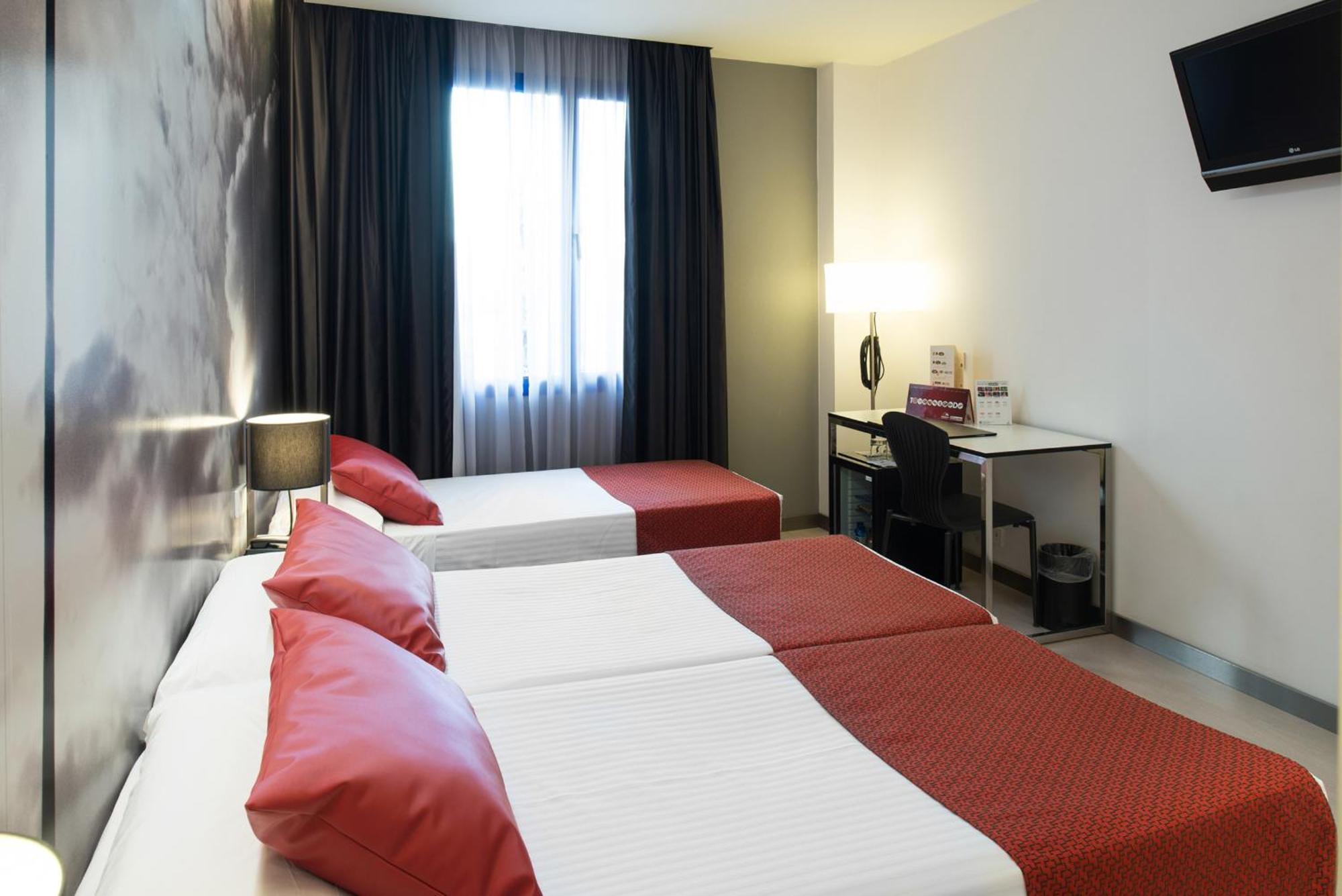 Triple Room,1432128859:JPEG