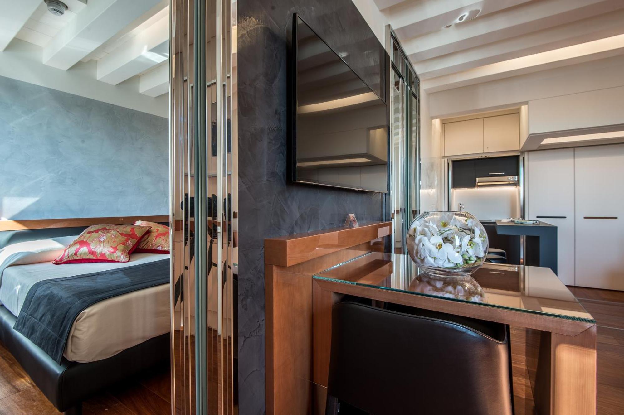 Deluxe One-Bedroom Apartment View no smoking