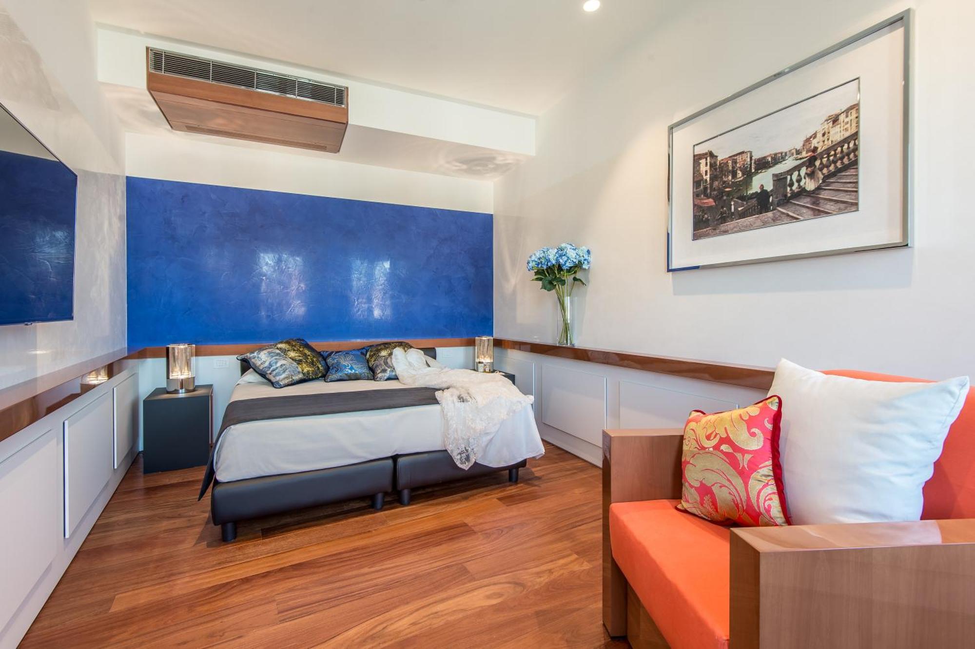 Deluxe One-Bedroom Apartment View no smoking