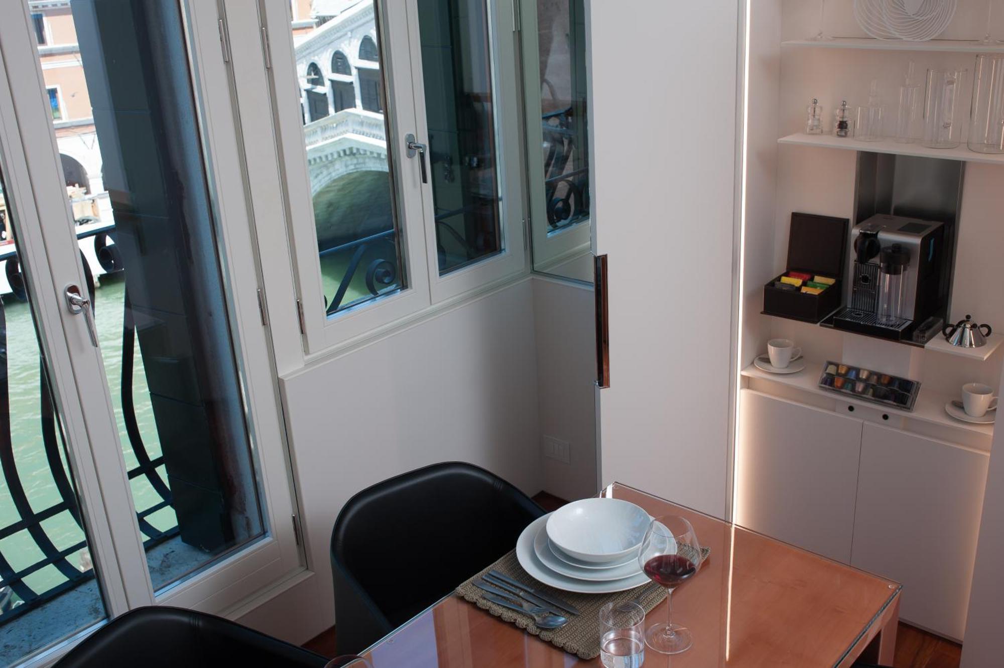 Deluxe One-Bedroom Apartment View no smoking