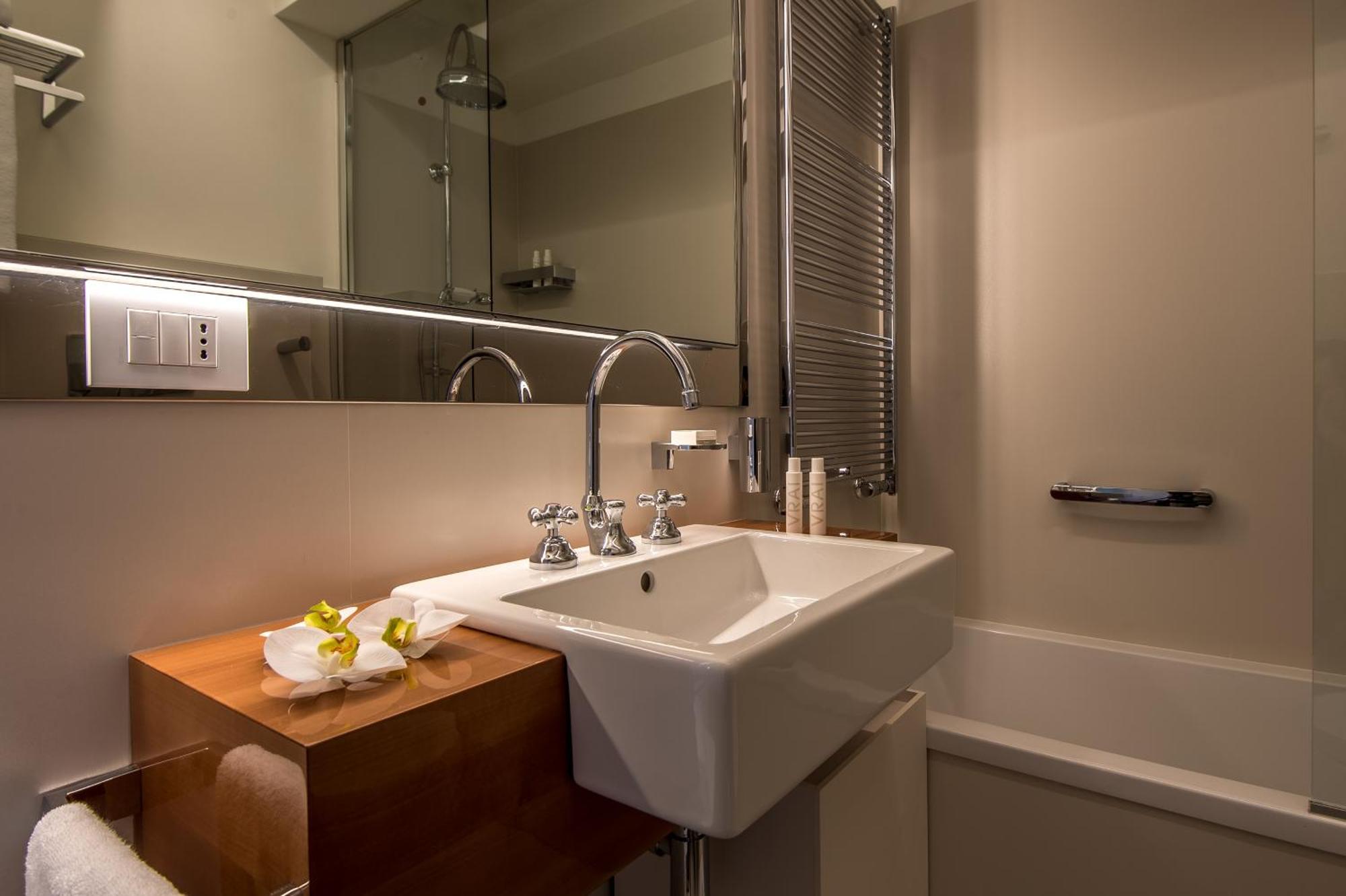 Deluxe One-Bedroom Apartment View no smoking