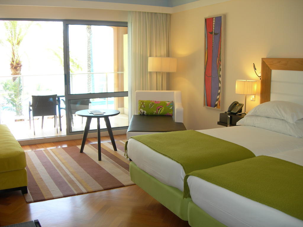 Classic Twin Room with Side Sea View,736614238:JPEG