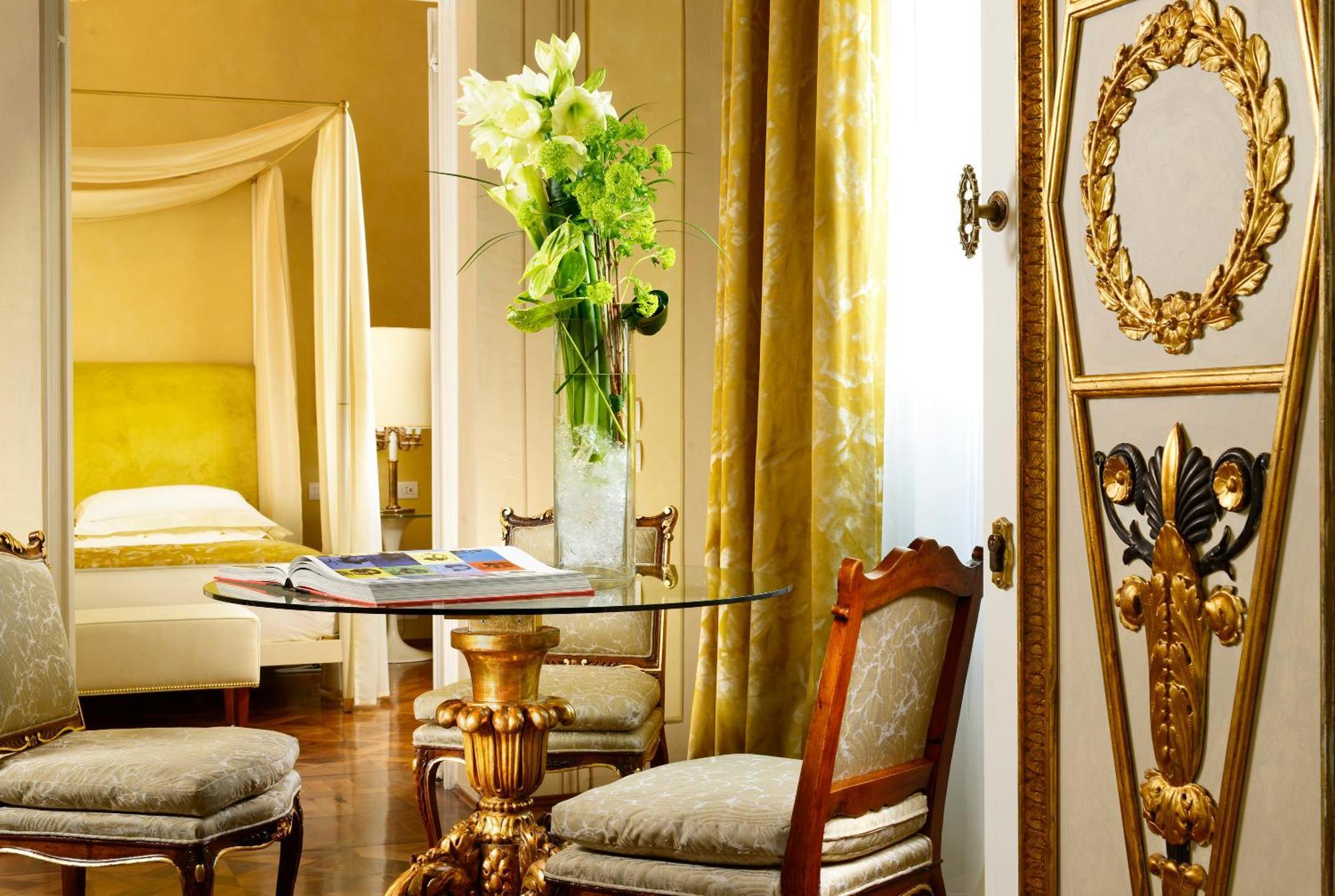 Suite Frescoes