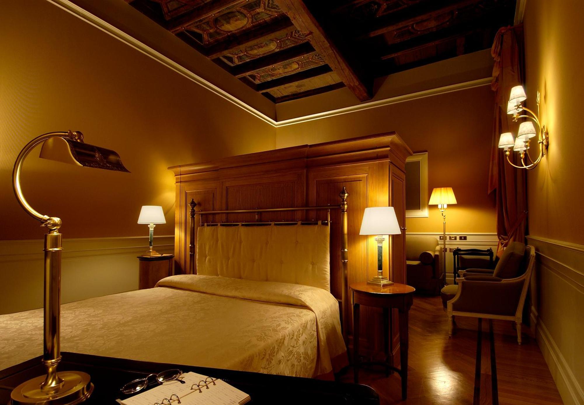 Suite,719295880:JPEG