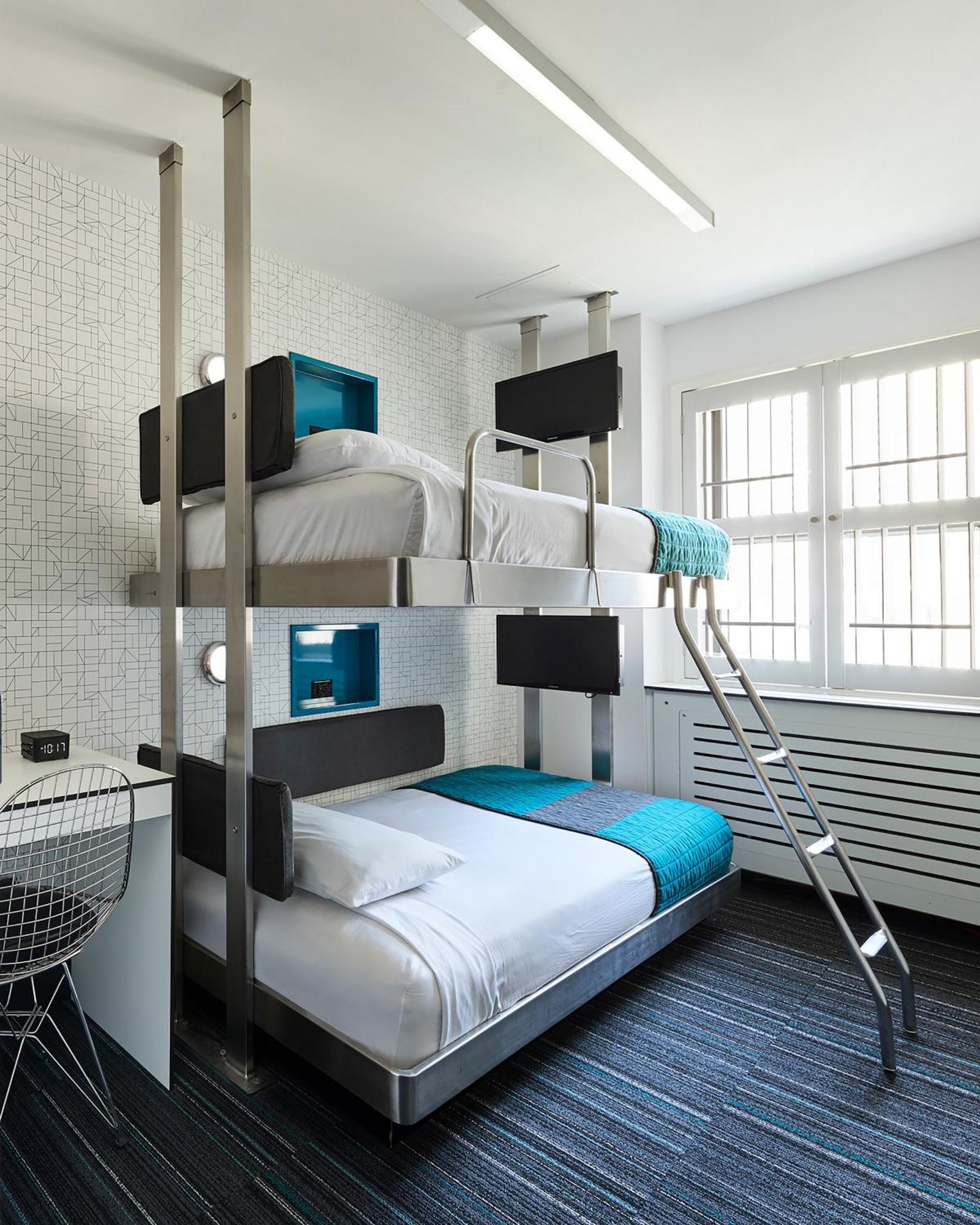 Bunk Pod with Shared Bathroom,684401310:JPEG