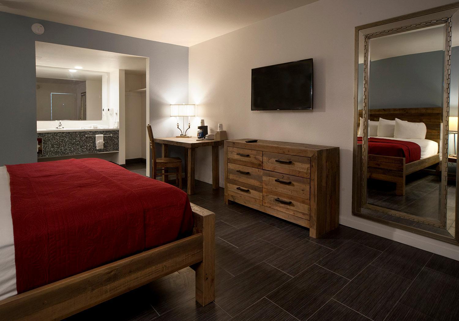 Single Queen Room,686597655:JPEG