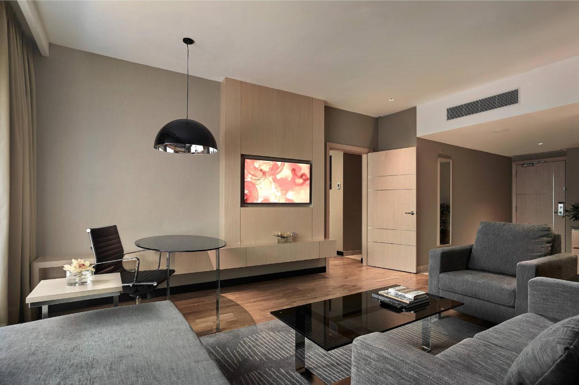 One-Bedroom Suite with Club Lounge Access,980921383:JPEG