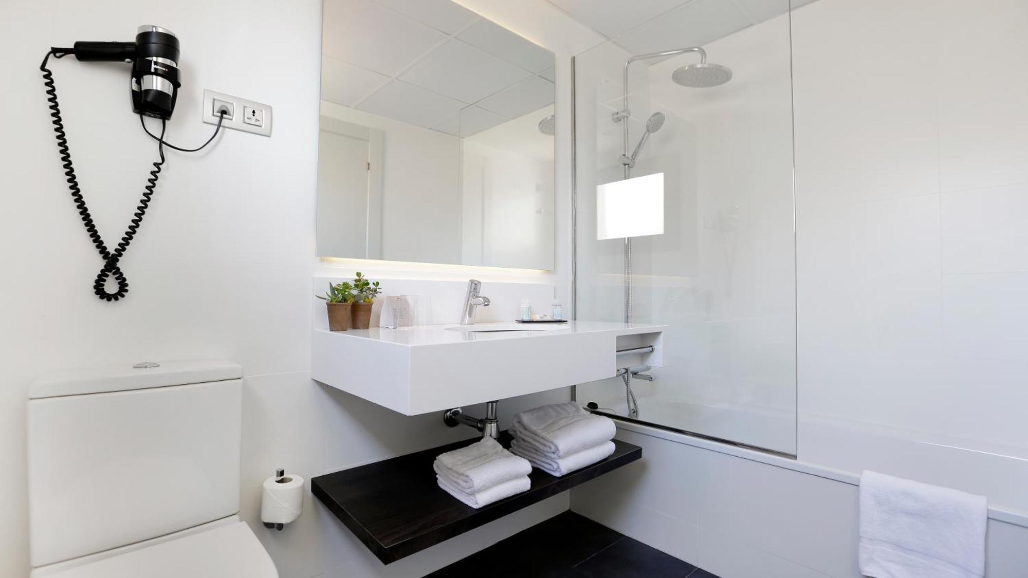 Triple Room,1772884063:JPEG