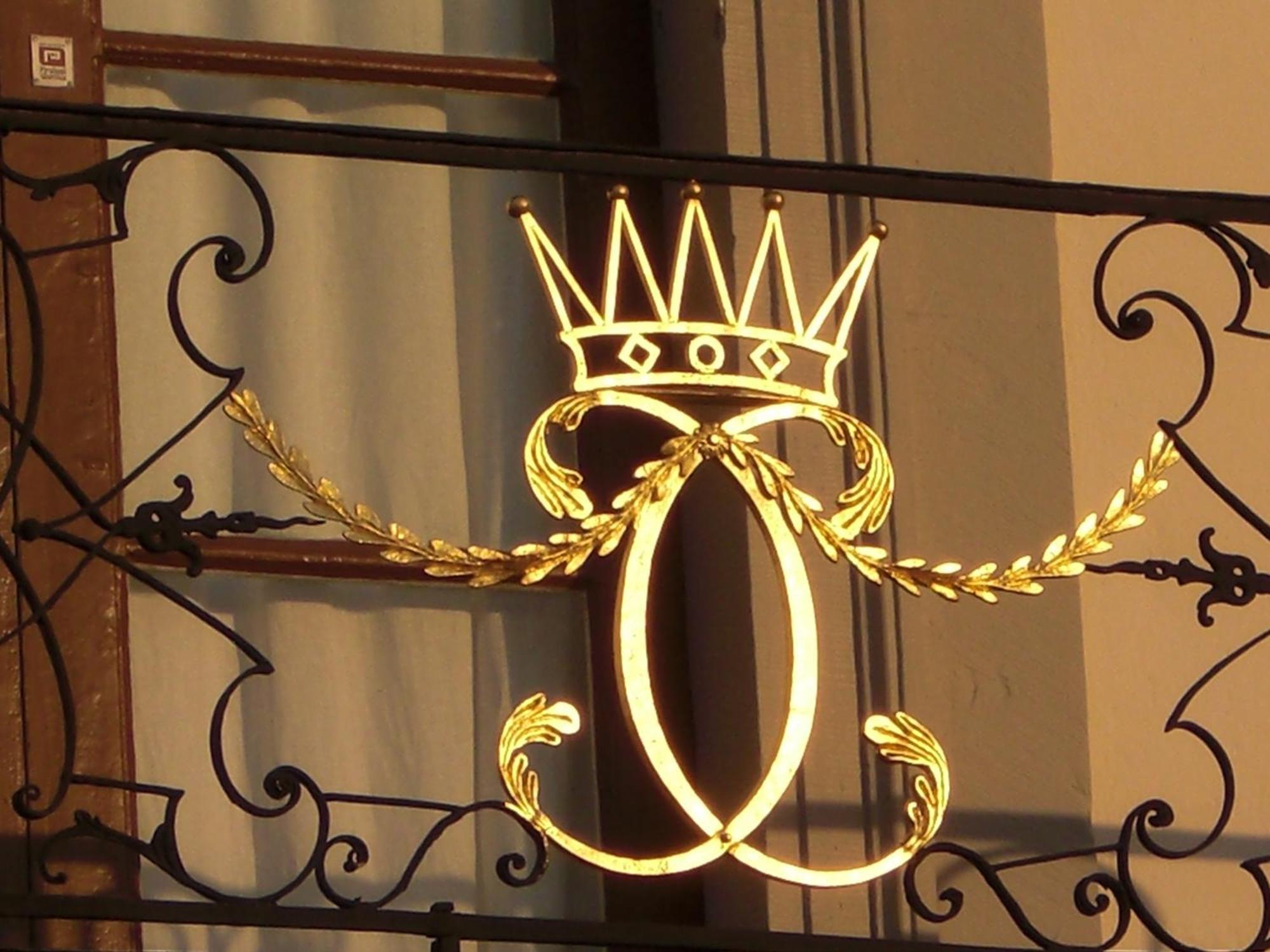 Rum Economy Queen - Annex