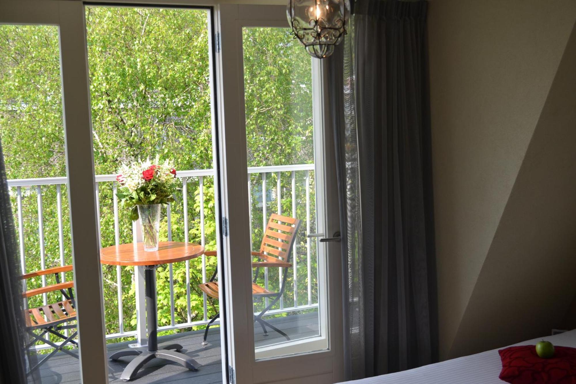Twin Room Spa Bath Balcony Garden View