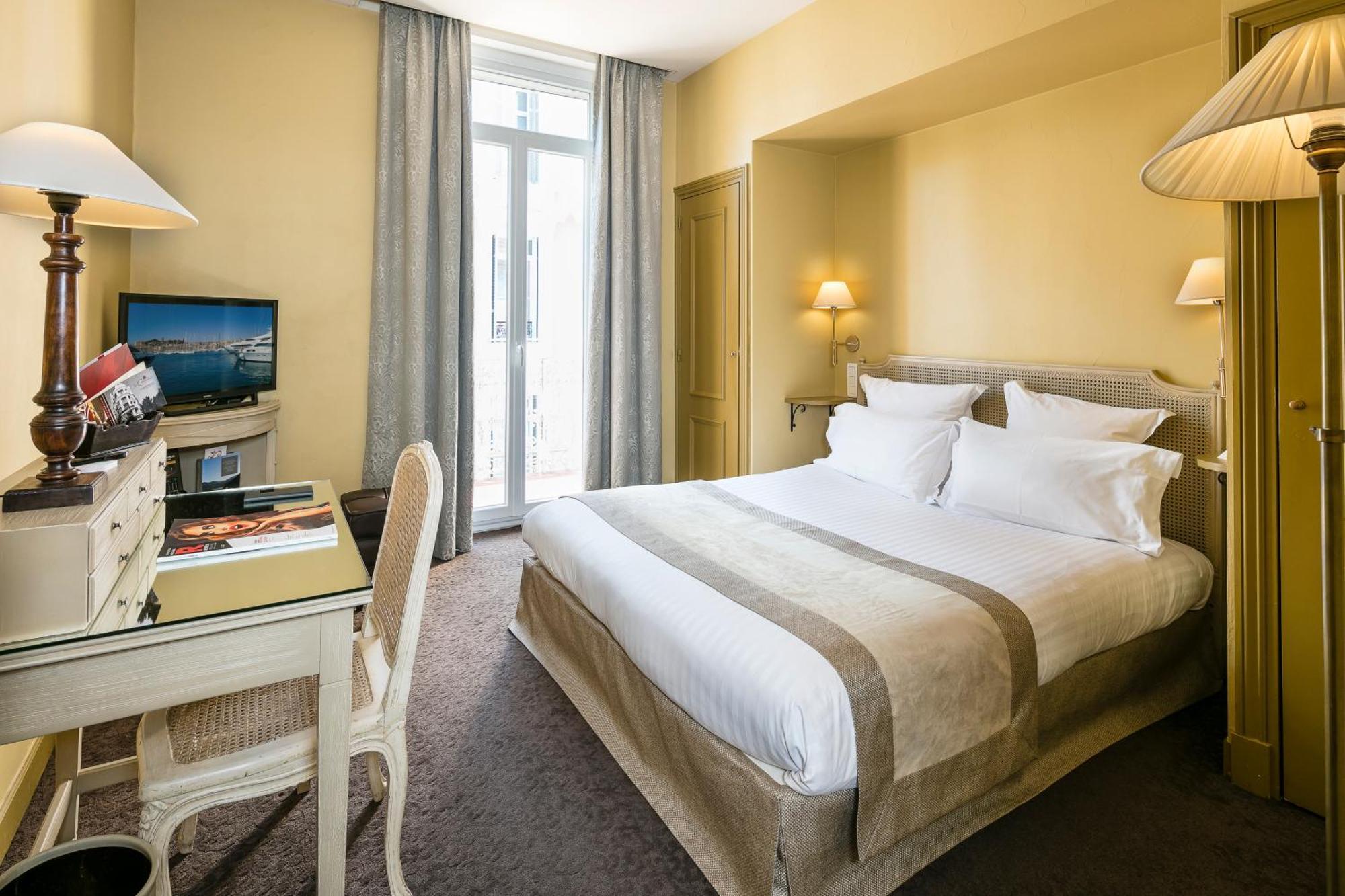 Superior Room  (Free Wine Tasting)