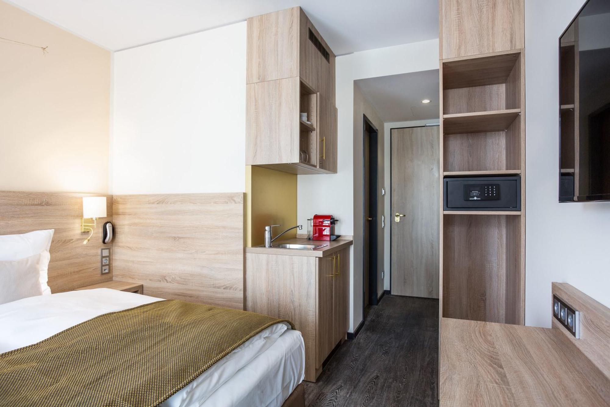 Single Room Medium