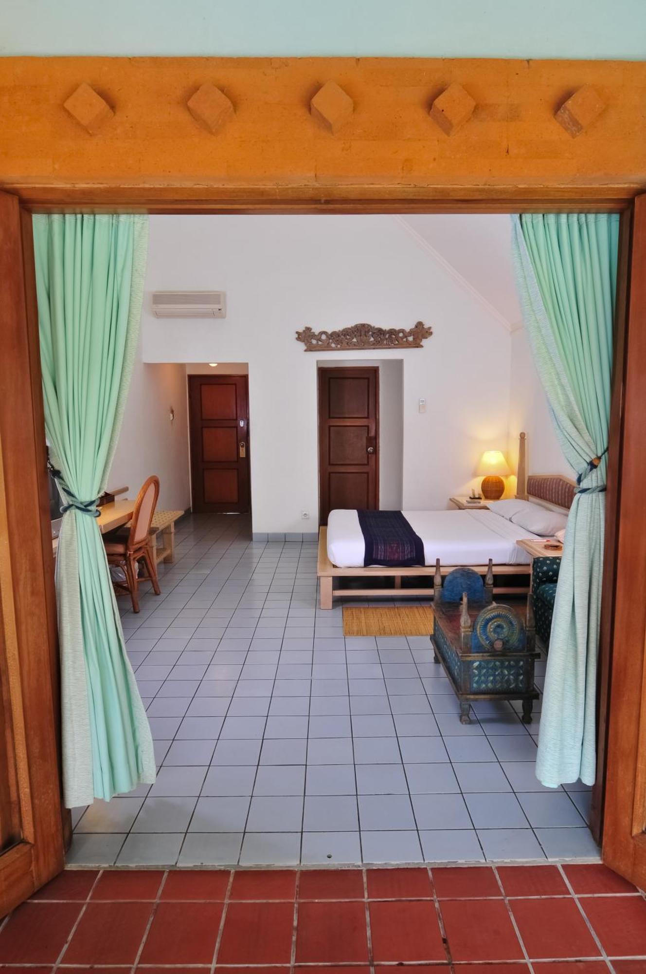Deluxe Double or Twin Room Pool Access