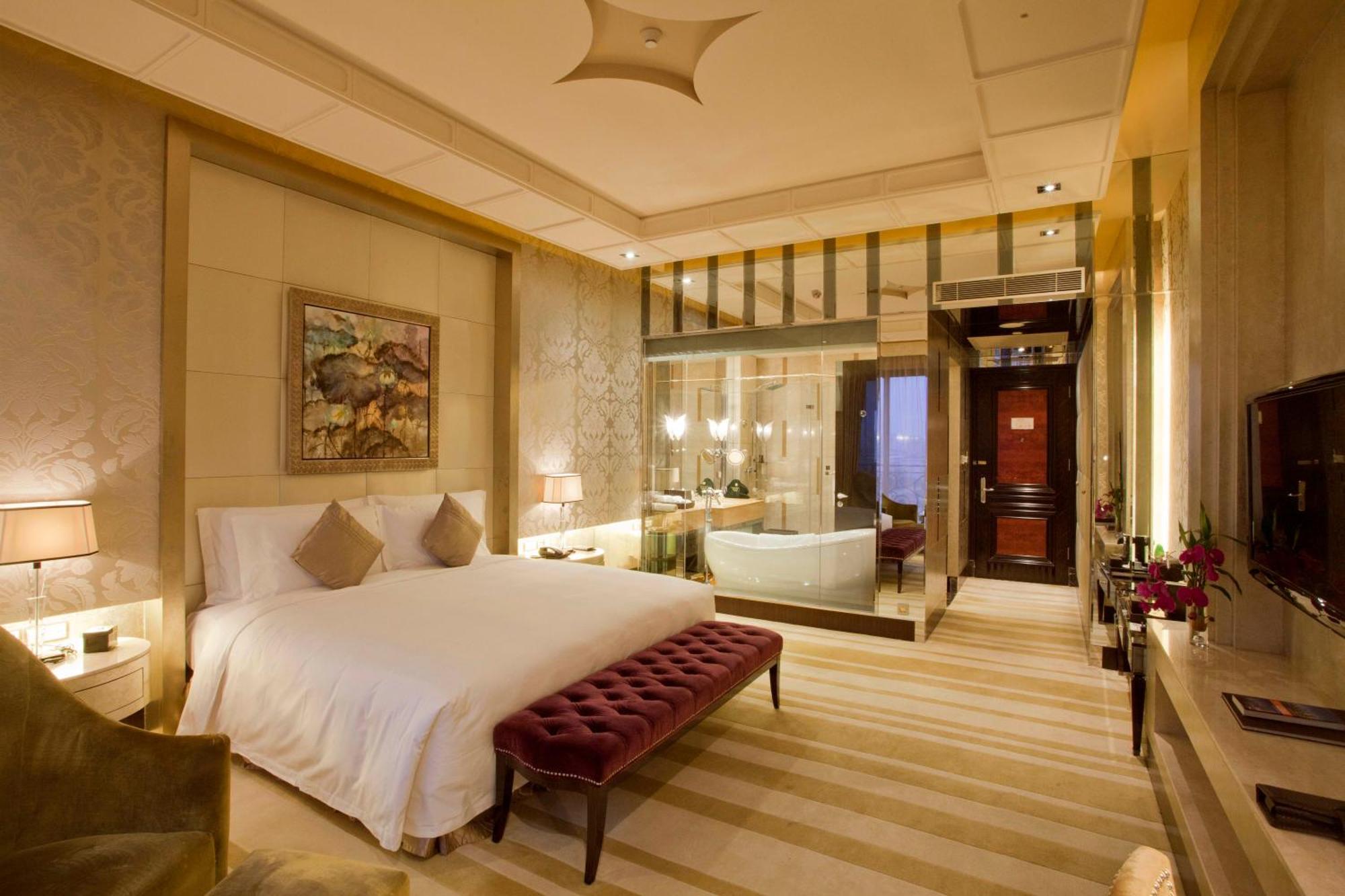 Chateau Deluxe King Room,484860210:JPEG