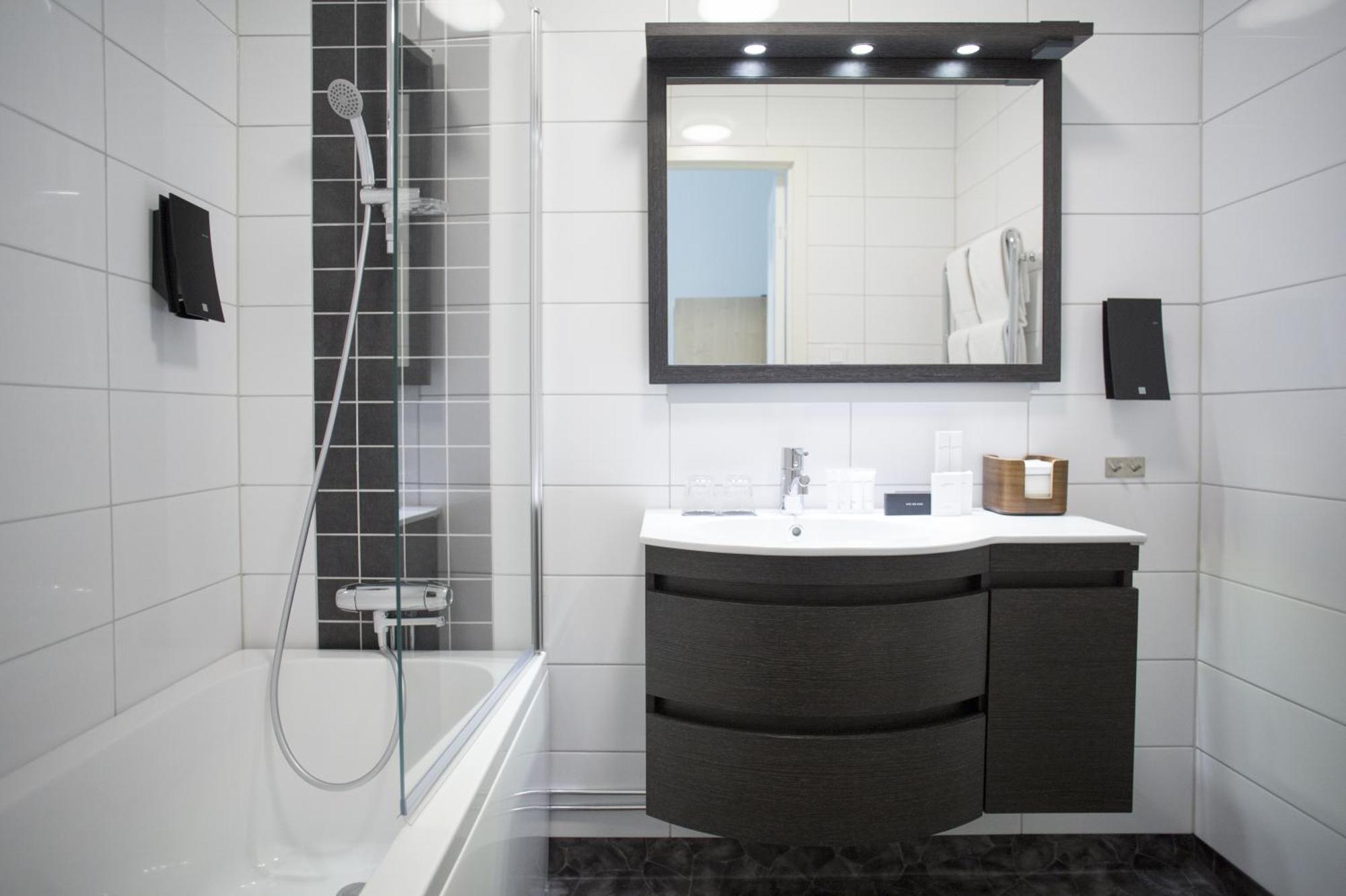 Deluxe Double Room,1590340975:JPEG