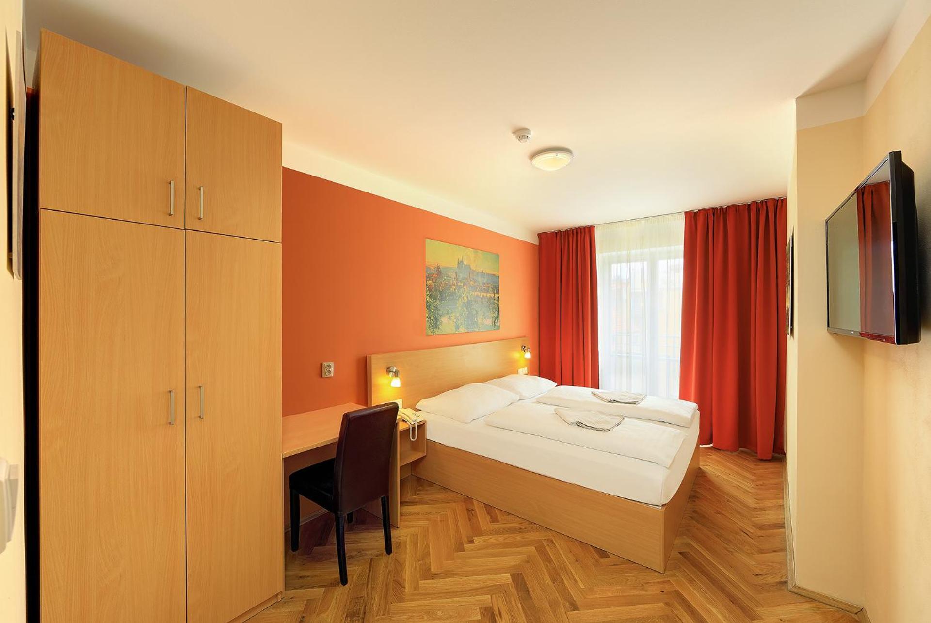 Double Room,706640071:JPEG