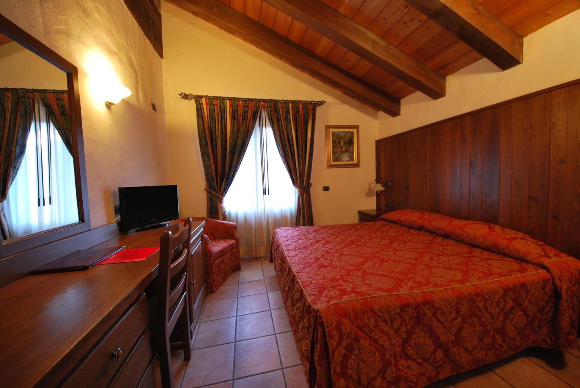 Superior Double or Twin Room,643050966:JPEG