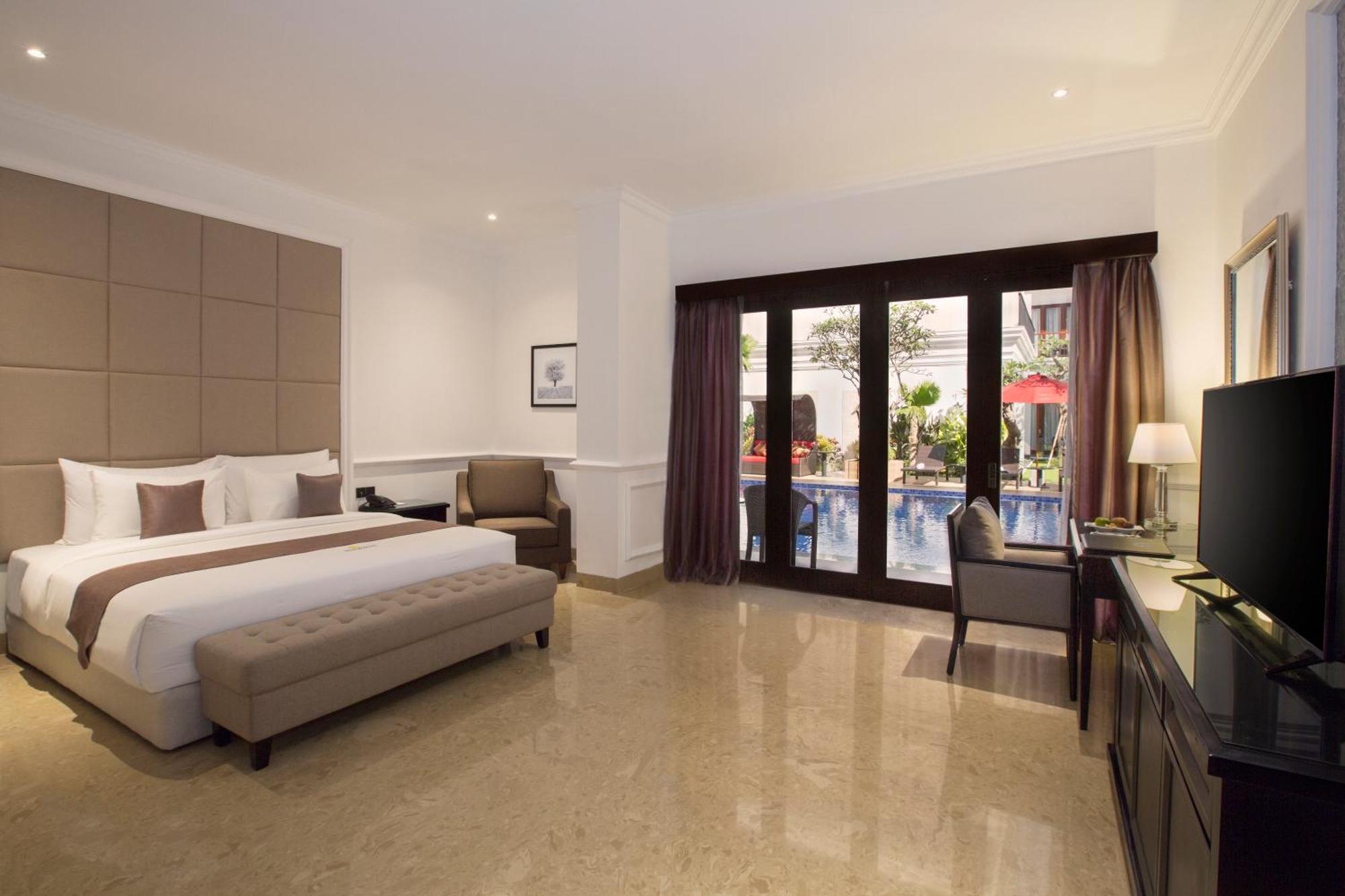 Executive Room Pool Access