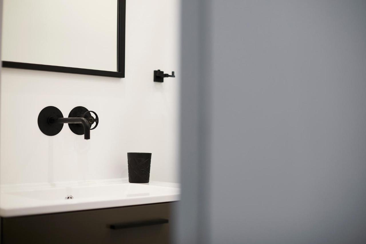 Cozy Double Room with Urban View,718339114:JPEG