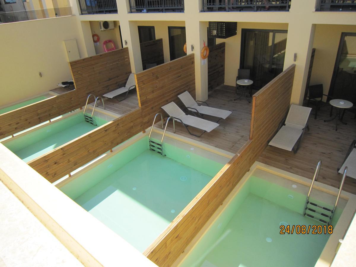 Superior Double Room Semi-Basement with Private Pool,1248096256:JPEG