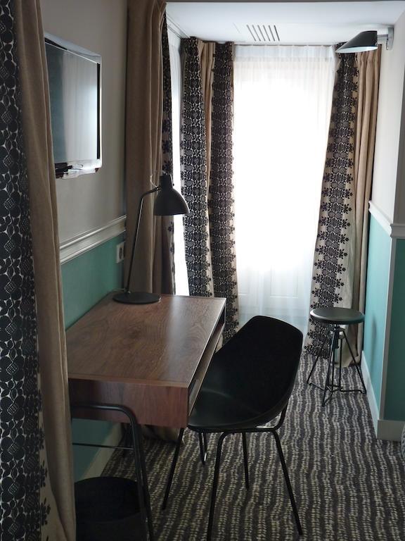 Deluxe Room Panoramic City View terrace