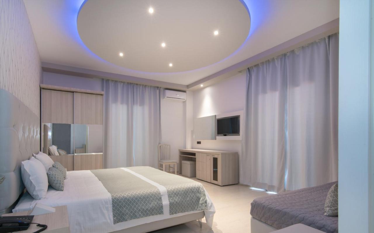 Superior Triple Room with Balcony,736606468:JPEG