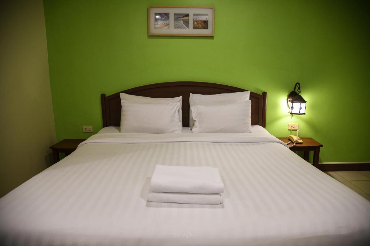 Standard King Room,1299892879:JPEG