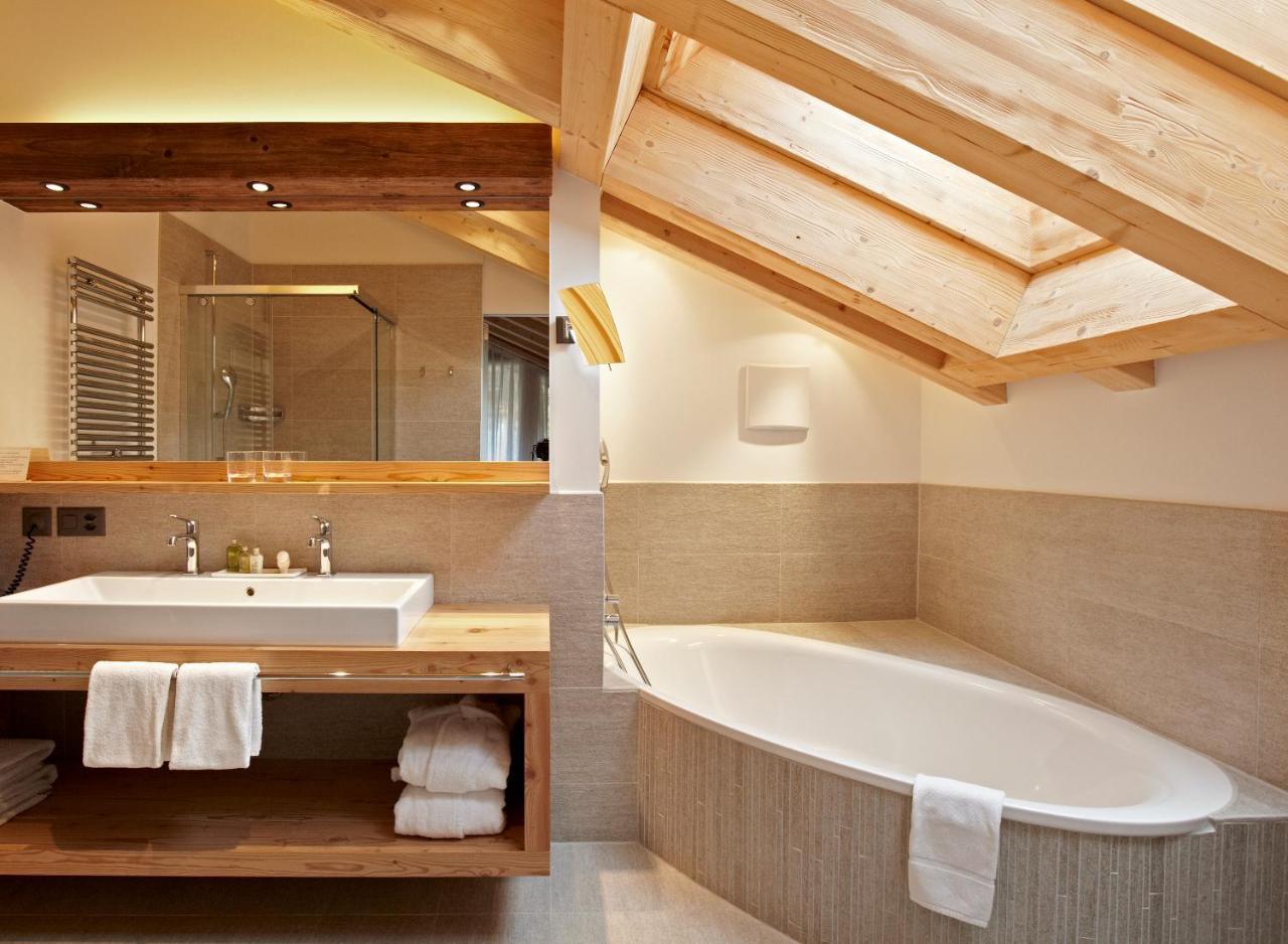 Deluxe Family Room,1698848891:JPEG