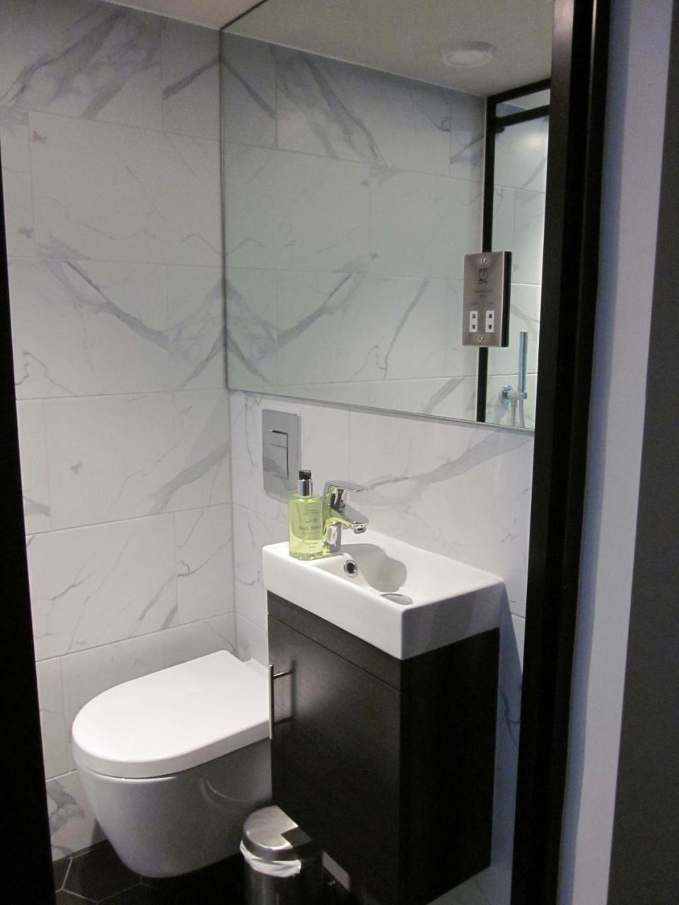 Single Room,1208885830:JPEG