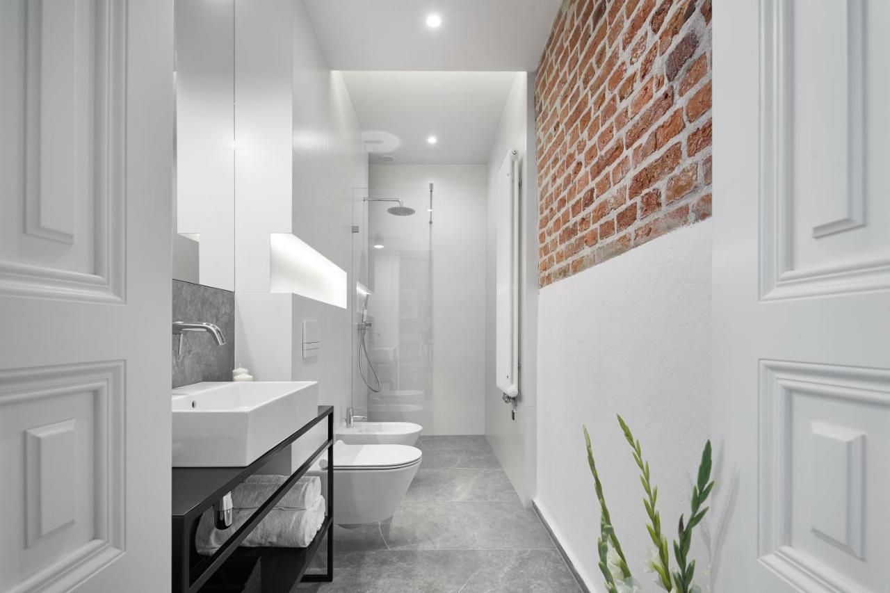 Superior One-Bedroom Apartment