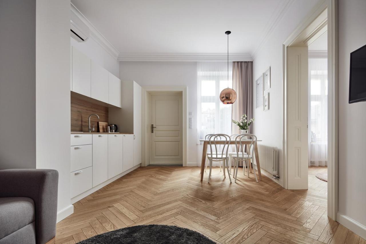 Superior One-Bedroom Apartment