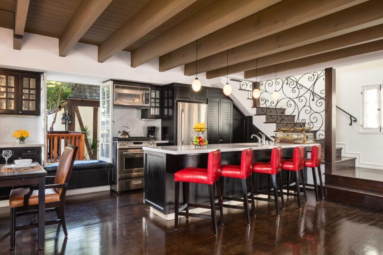 Luxury One-Bedroom Suite