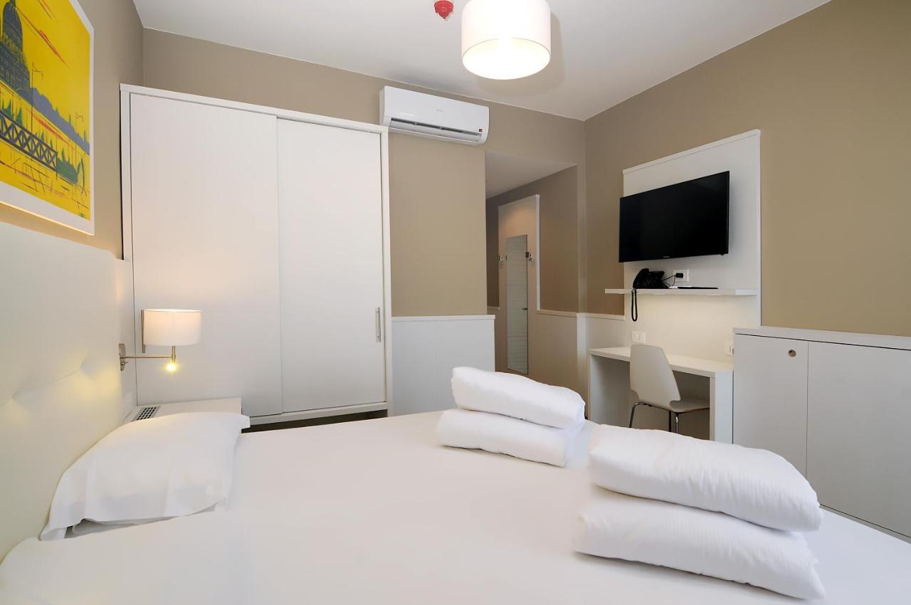 Triple Room with Balcony,752703227:JPEG