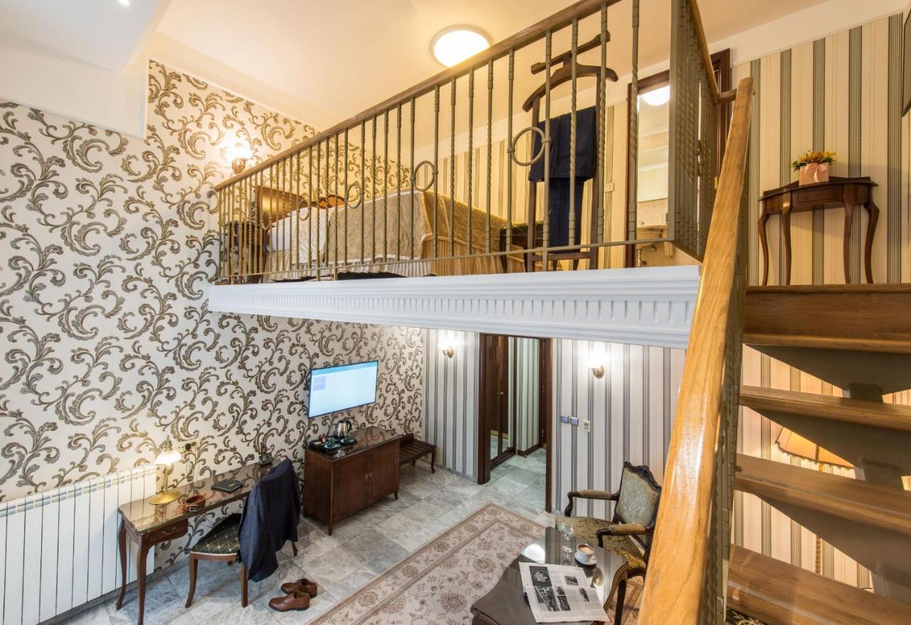 Superior Duplex Room,1442210356:JPEG