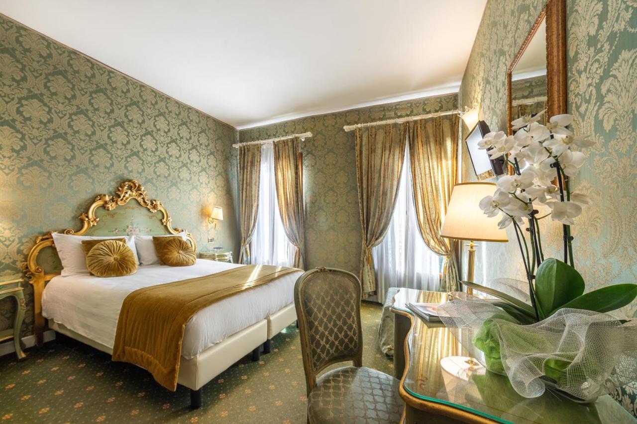 Superior Double Room Canal View
