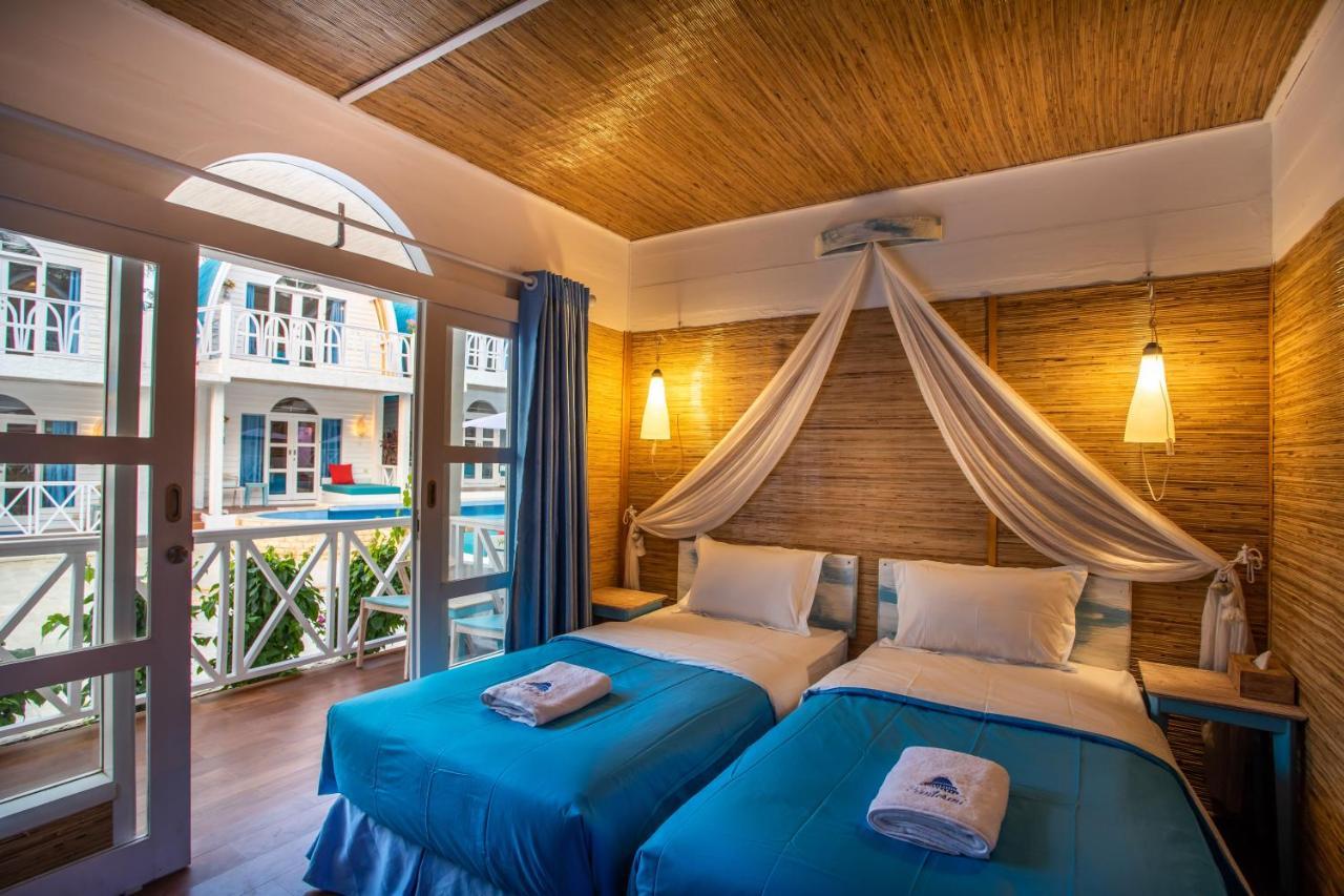 Deluxe Twin Room Pool View