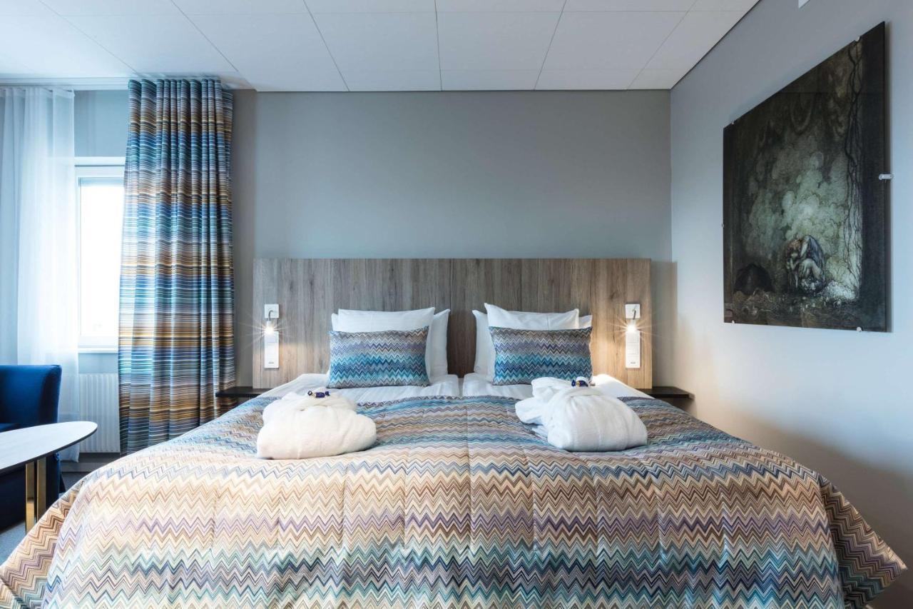 Business Twin Room with Sofa Bed - Non-Smoking