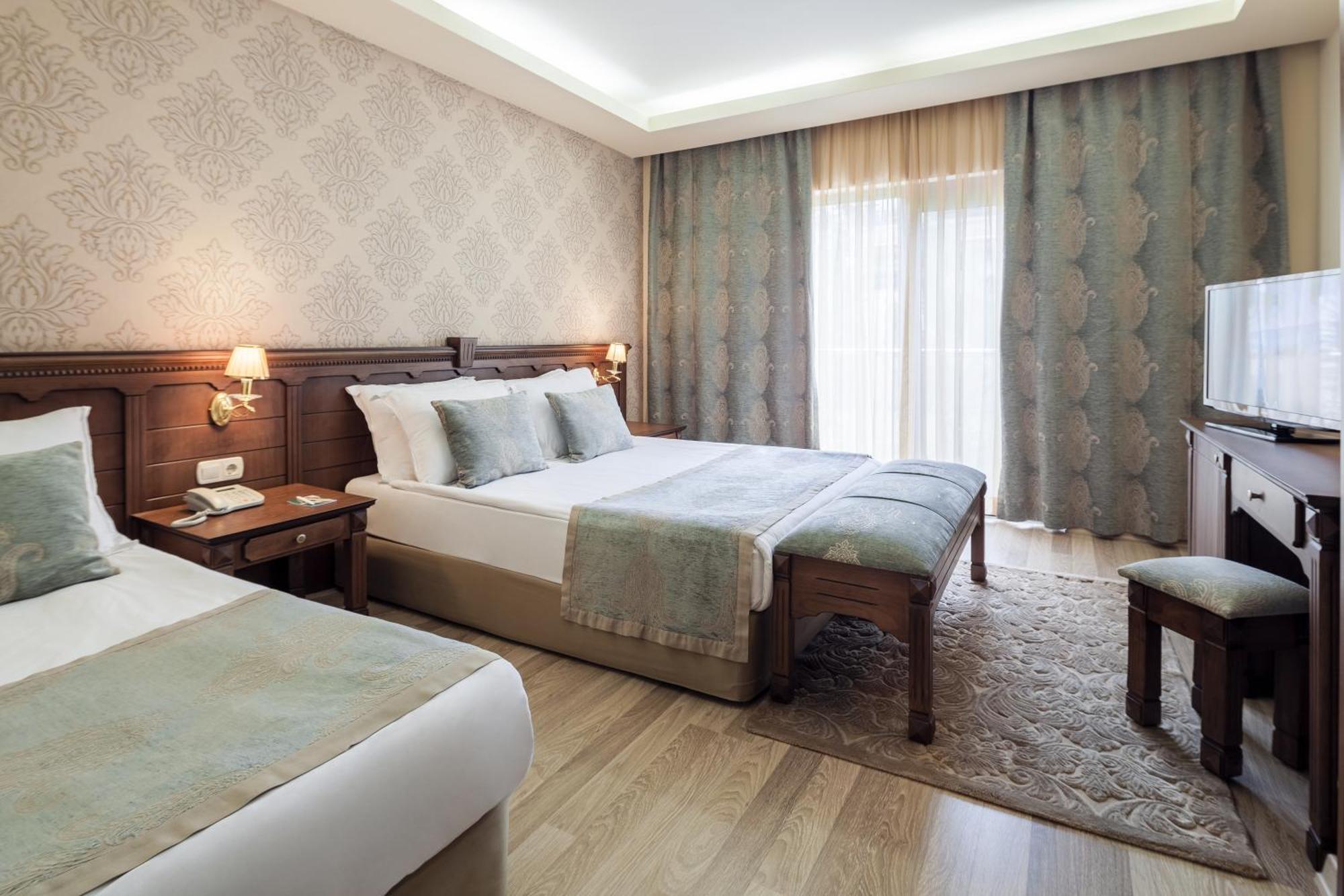 Select Villa Senior Suite