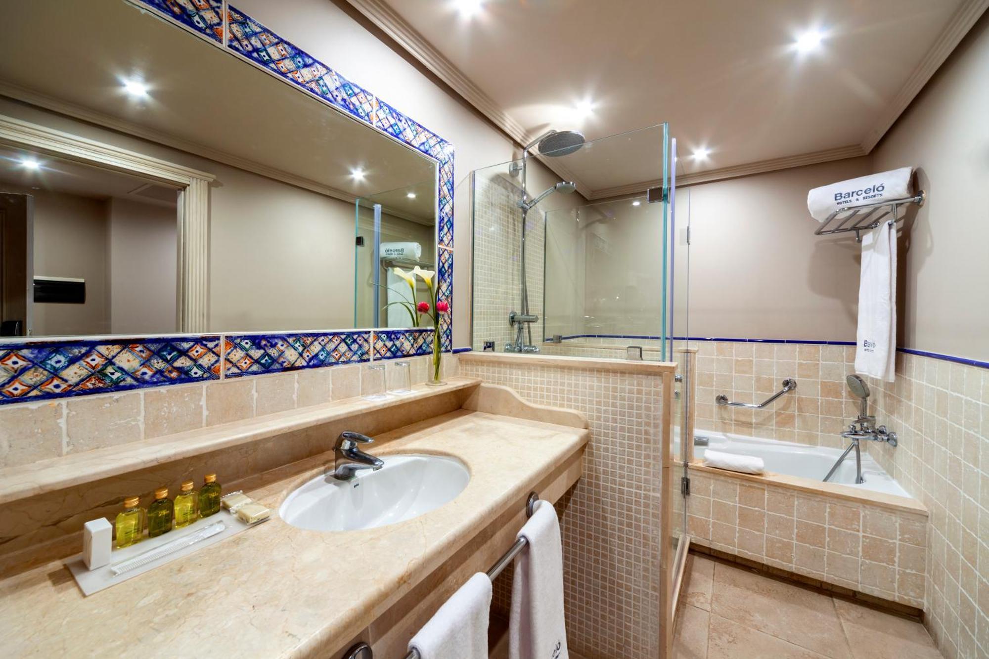 Superior Double Room Swimming Pool View